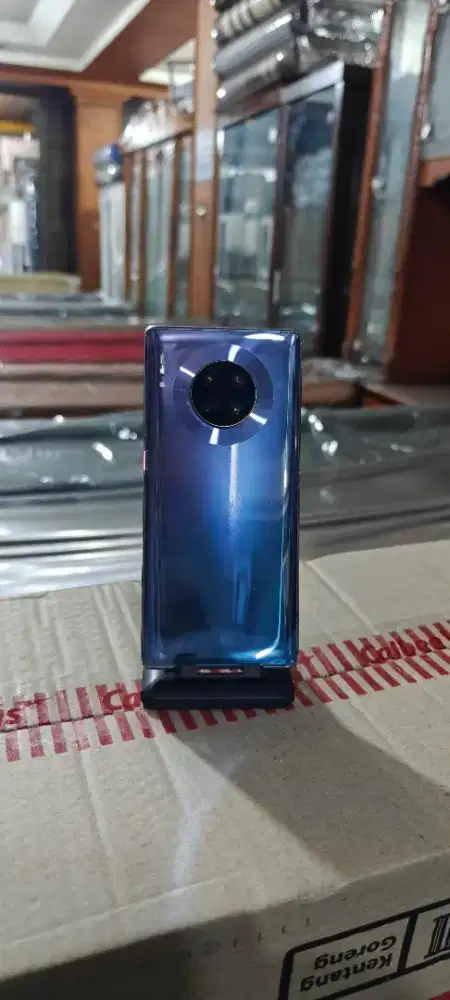 huawei mate 30 pro 8GB / 256GB, face id & reverse wireless charging on