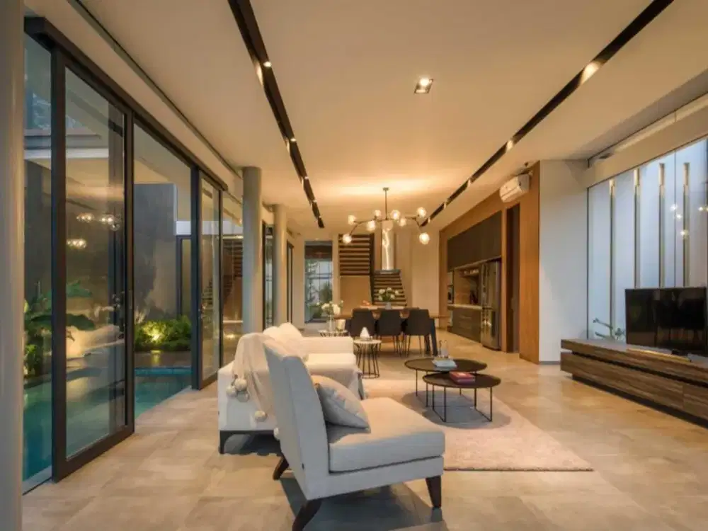 Rumah Mewah Cantik Furnished View Danau di KBP