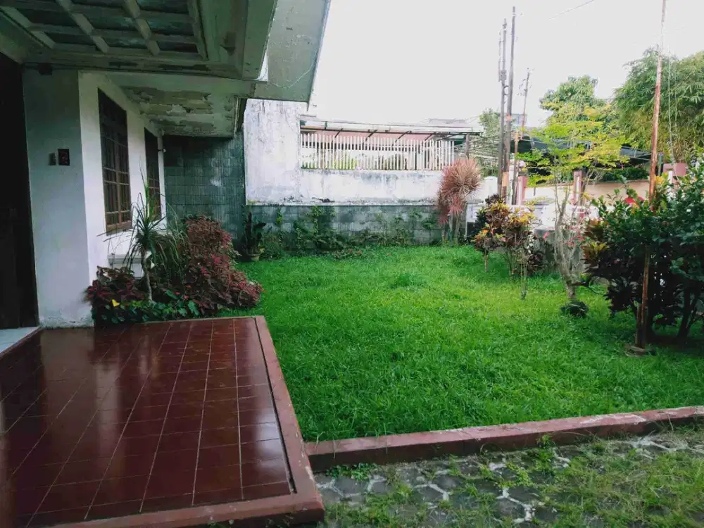 rumah luas terawat strategis bisa untuk usaha selangkah ke Ciwastra