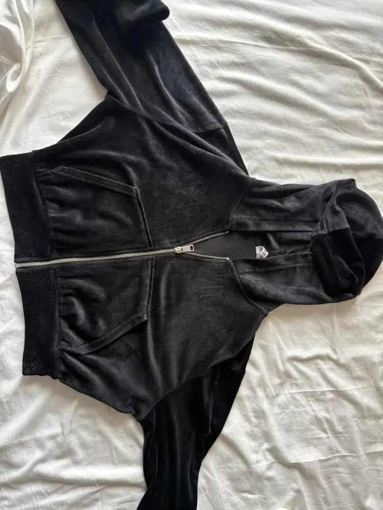 jaket bludru uniqlo