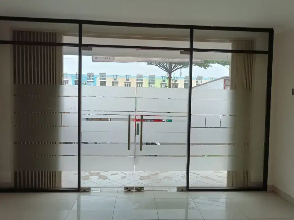Disewakan Ruko Symphony Siap Pakai Bebas Banjir di Harapan Indah