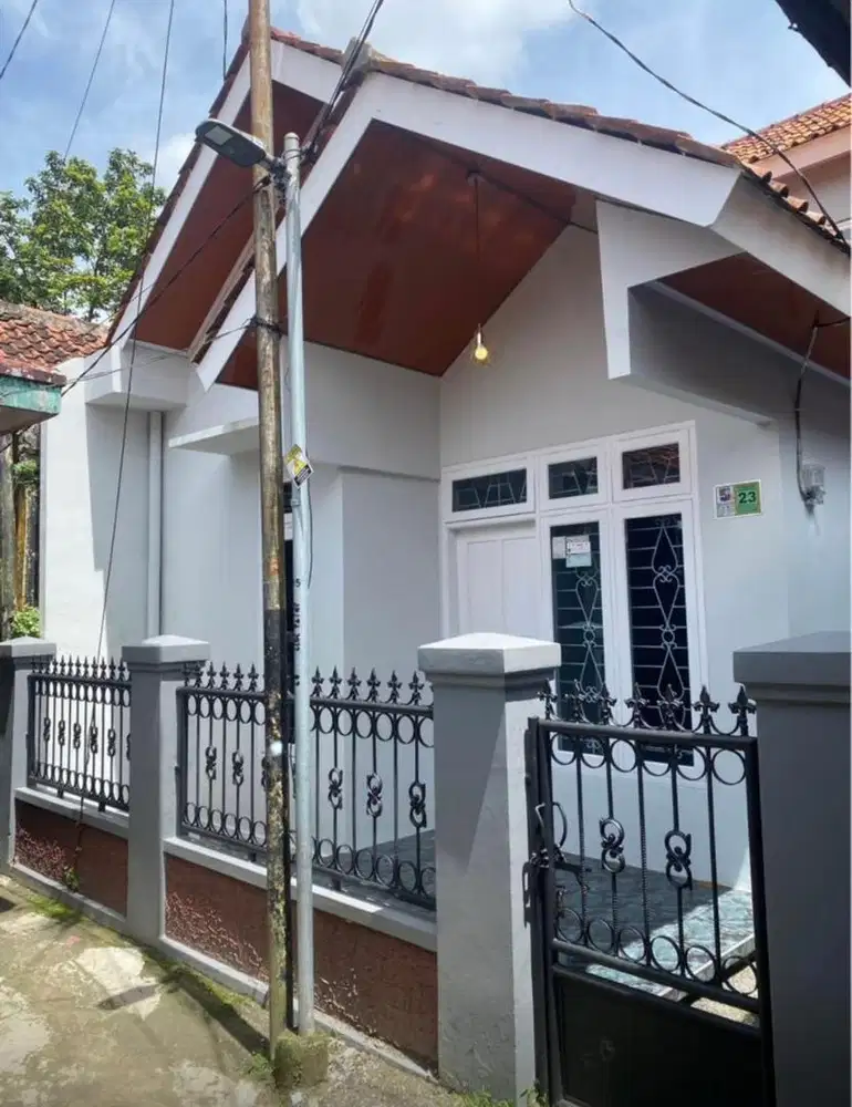 Di sewakan rumah 2 lantai