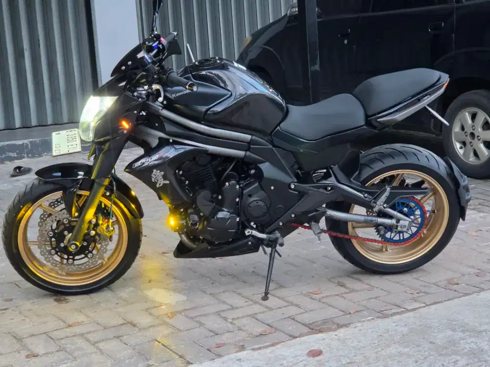 Moge Naked Kawasaki ER6N/ER6 th 2012 Km30rb Like New Siap Gas Turing