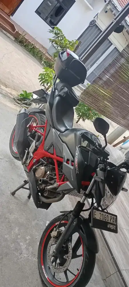 Di jual cb150 R street fire 2018