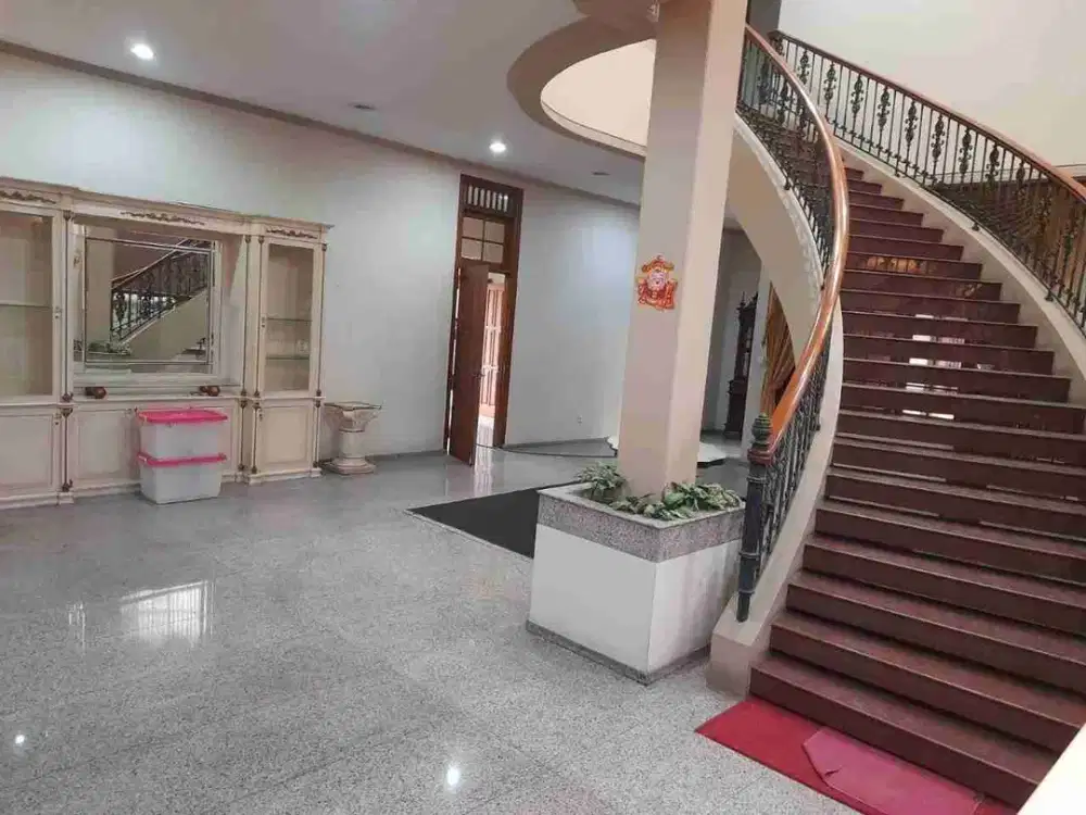 TURUN HARGA!! RUMAH KOMERSIAL RAYA NGINDEN