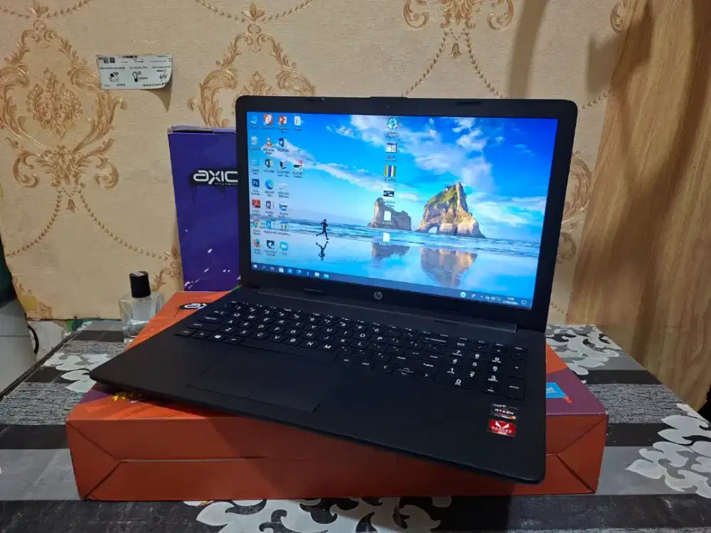 *No 75*

Laptop Hp 15-db0xxx
