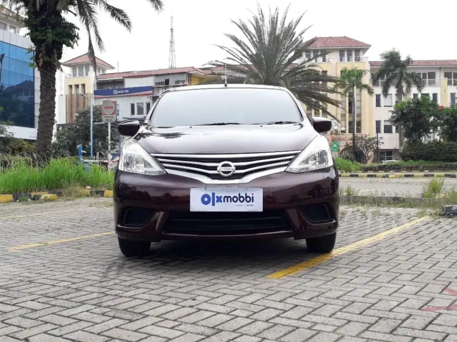 CASH TEMPO!* 0% Bunga Nissan Grand livina 1.5 SV Bensin-AT Merah 2017
