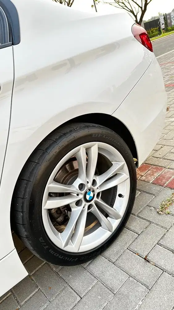 BMW 320i F30 Sport Shadow LCI Facelift Last Edition 2019