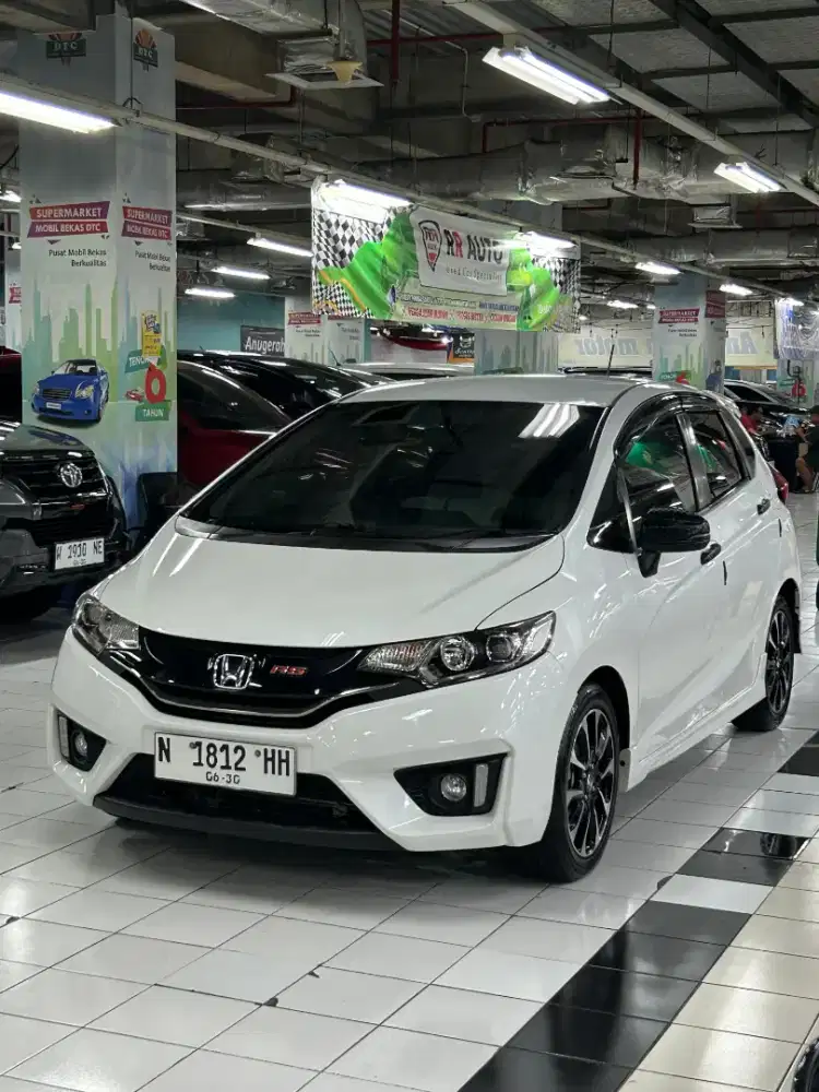 Honda Jazz RS GK5 Putih 2017 Matic / AT ISTIMEWA SUPER BOSS !!