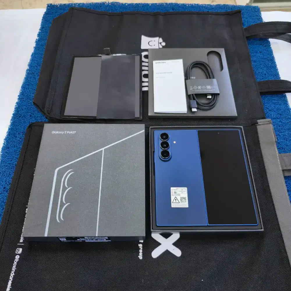 Samsung Galaxy Z Fold 7 12/1TB 99% like new Grs resmi sein msh panjang
