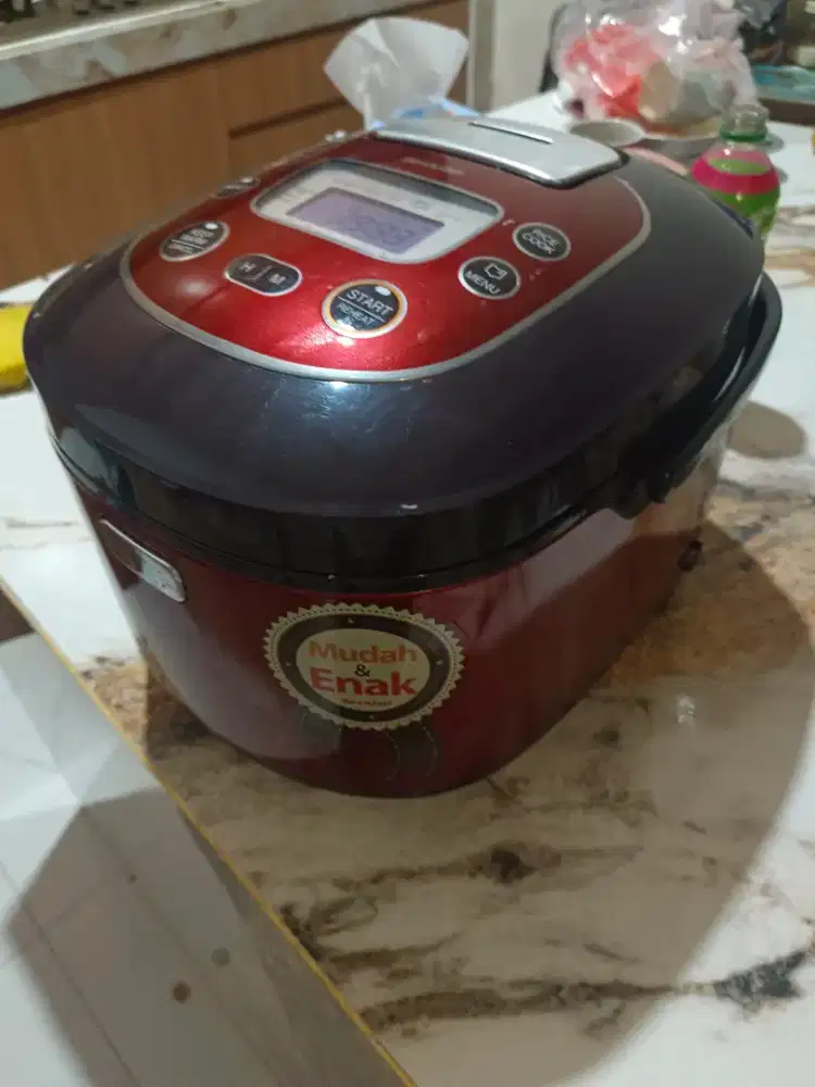 Jual cepat rice cooker sharp masih baru
