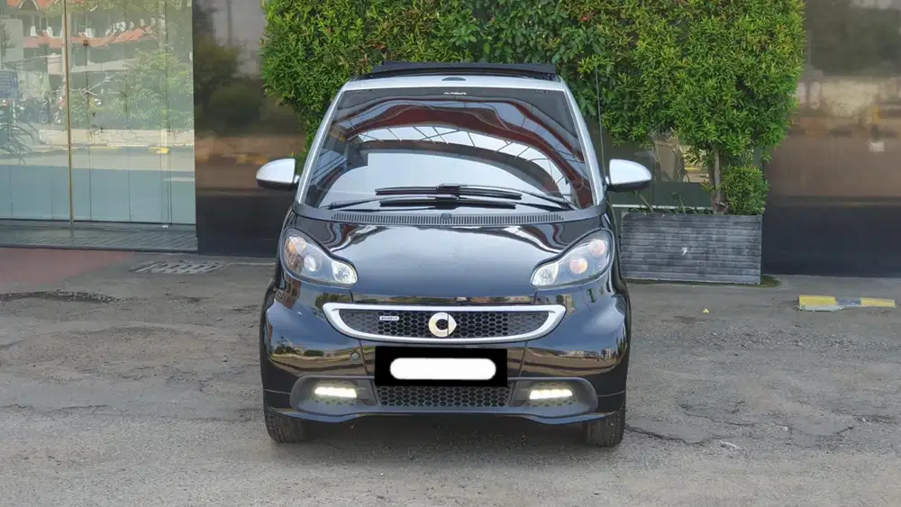 Km 30rb smart fortwo cabrio 2013 hitam