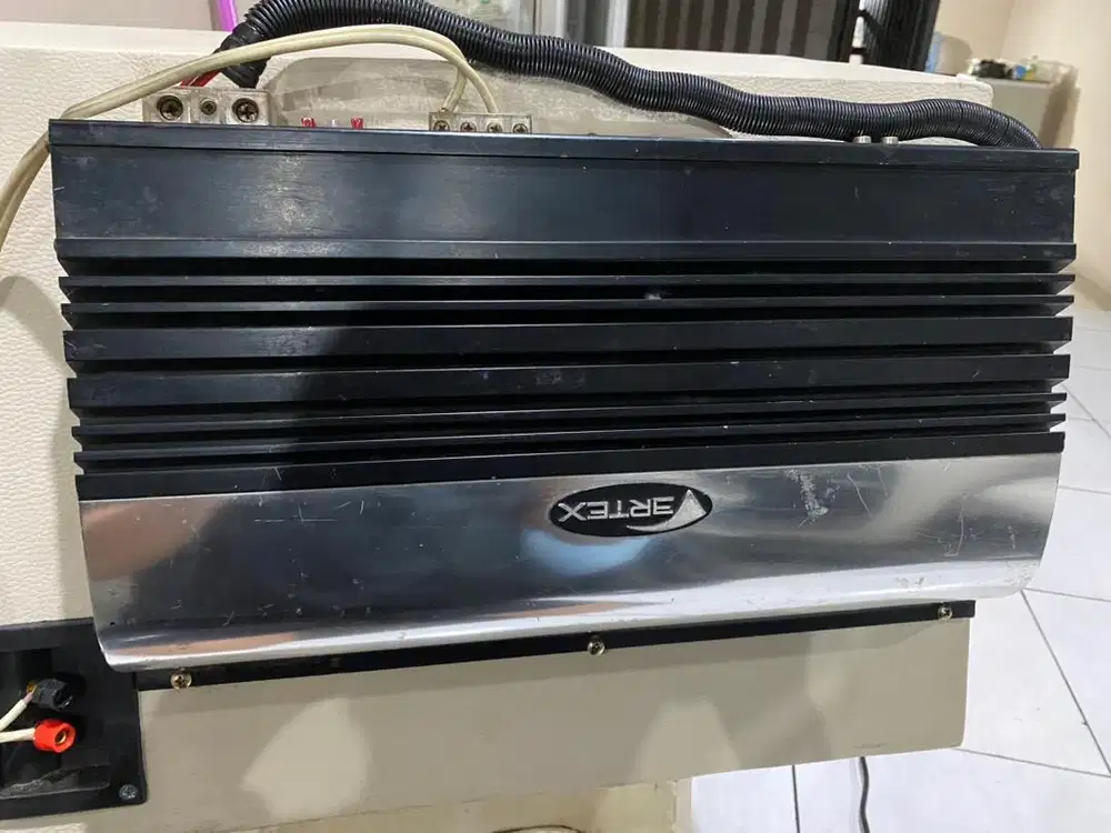 Monoblock power subwoofer mobil kondisi Ok kwalitas bagus