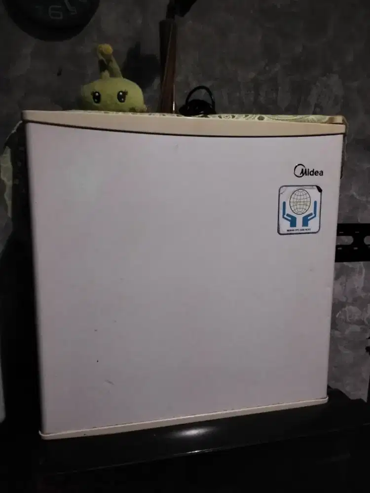 jual kulkas minibar merk midea