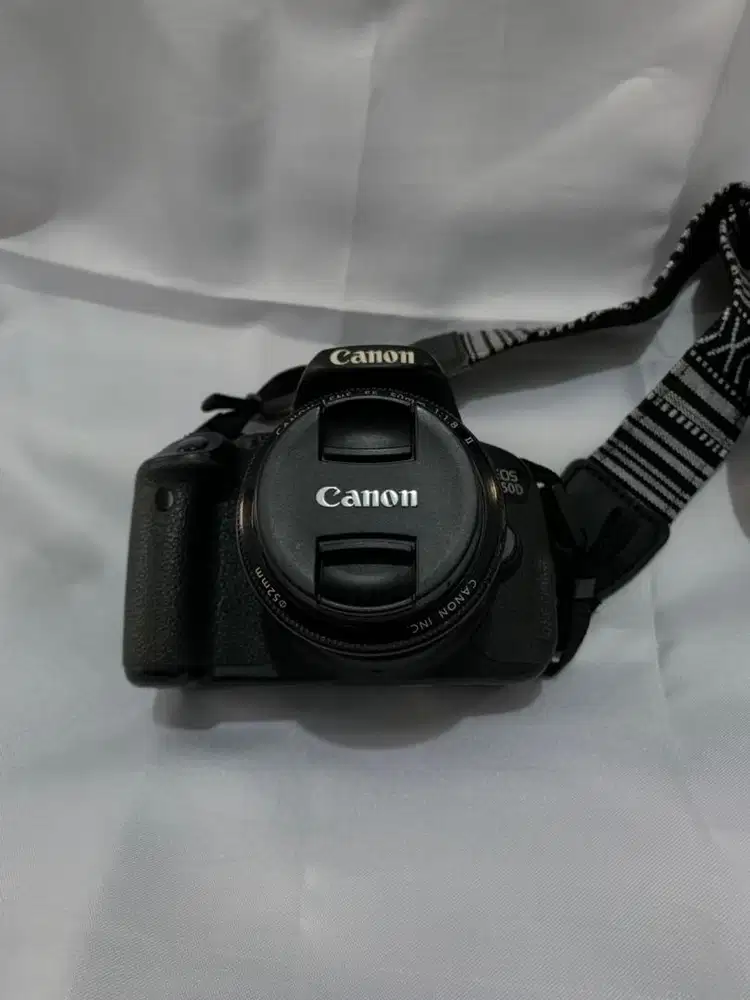 DSLR Canon 650D (BANYAK BONUSNYA)
