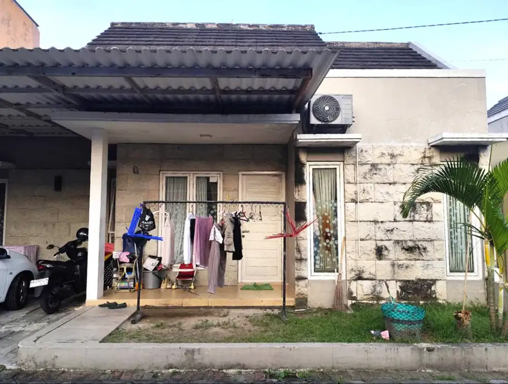 Rumah Apik di Kirana Garden Residence Potorono