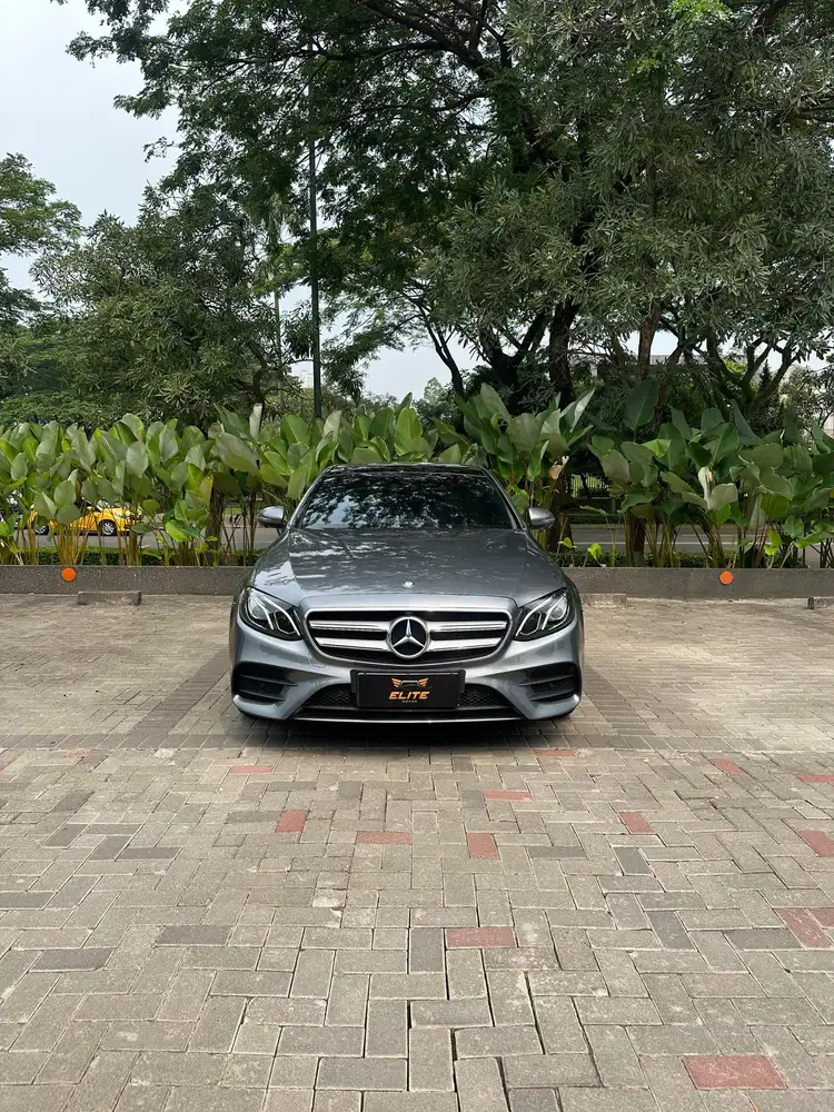Mercedes Benz E300 AMG 2017 BERGARANSI