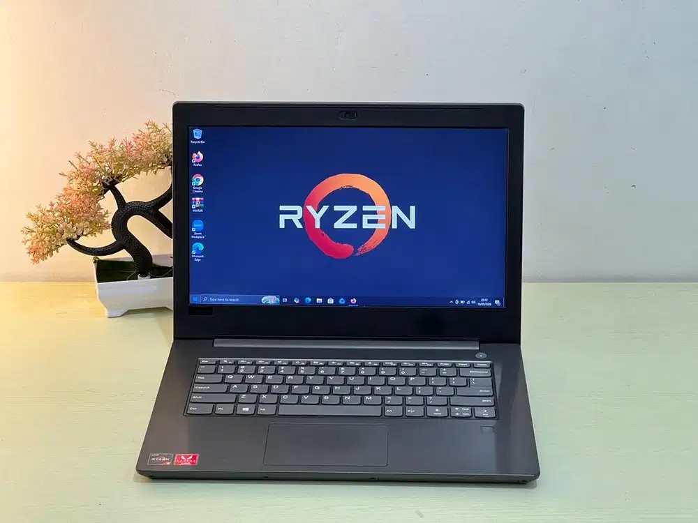 Lenovo V330 Ryzen 3-2200U RAM 8 SSD 256 GB 14 Inch Mulus No Minus