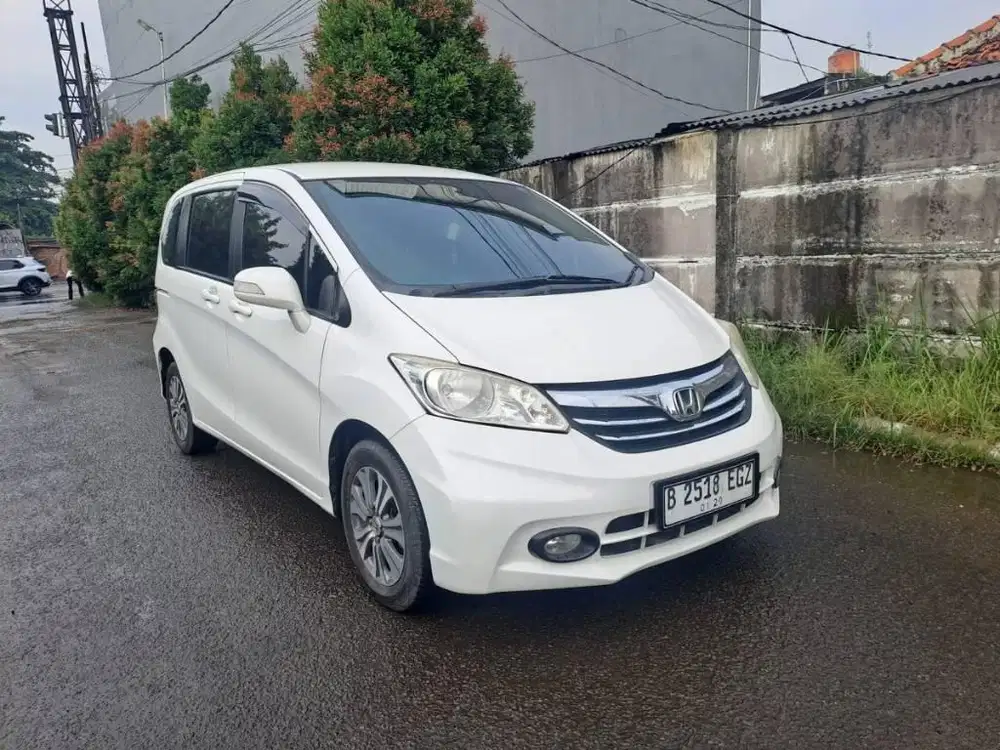 Honda Freed SD At 2013 Putih