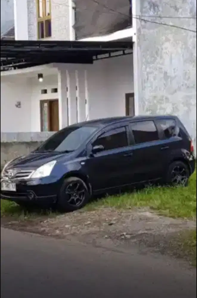 Nissan Livina 2011 Bensin