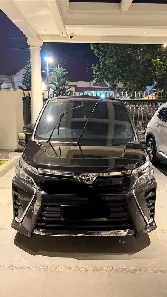 Toyota Voxy 2018
