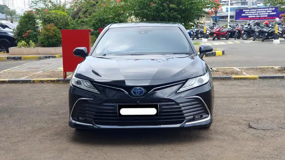 Km 43 rb toyota camry hybrid tss sunroof jbl 2022 hitam pajak panjg