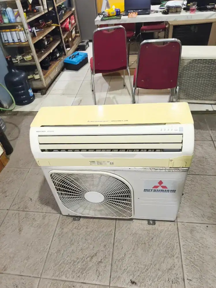 AC split merk Mitsubishi 1pk dingin bagus bergaransi
