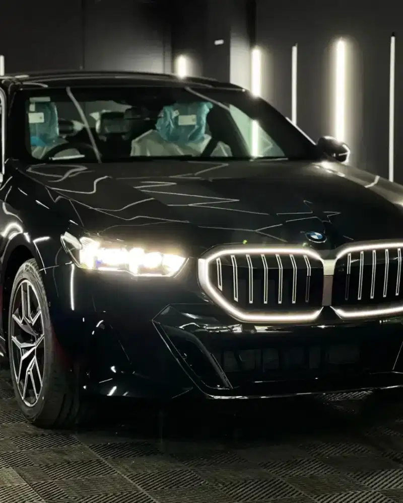 BMW 520i 530i Sedan M Sport