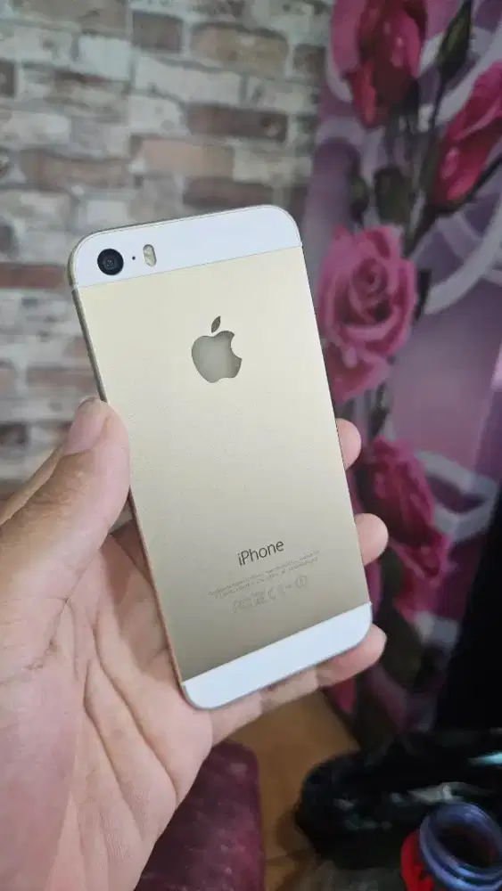 Iphone 5S 16gb gold siap pakai
