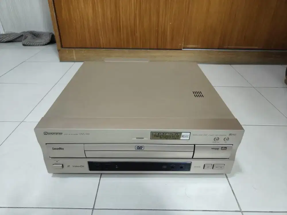 Pioneer DVL-919 DVD/LD/Video CD audio video Player