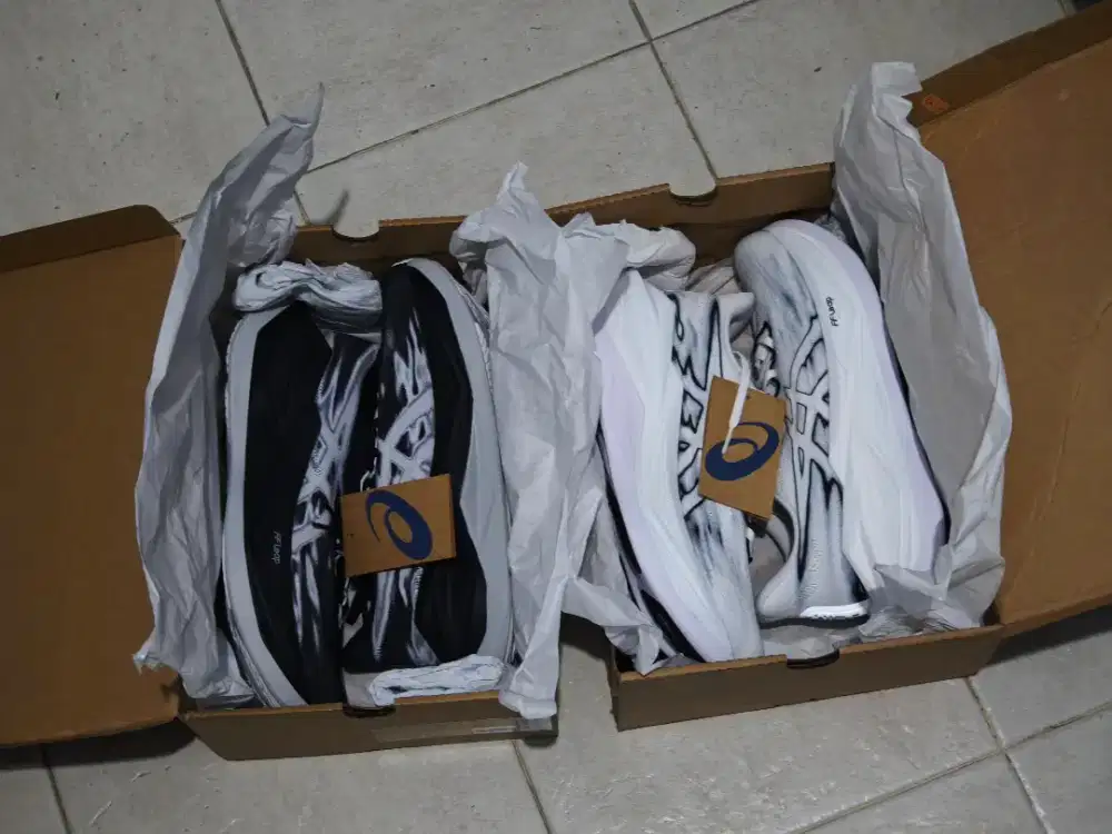 Asics Superblast 3 - 9 US (BNIB)