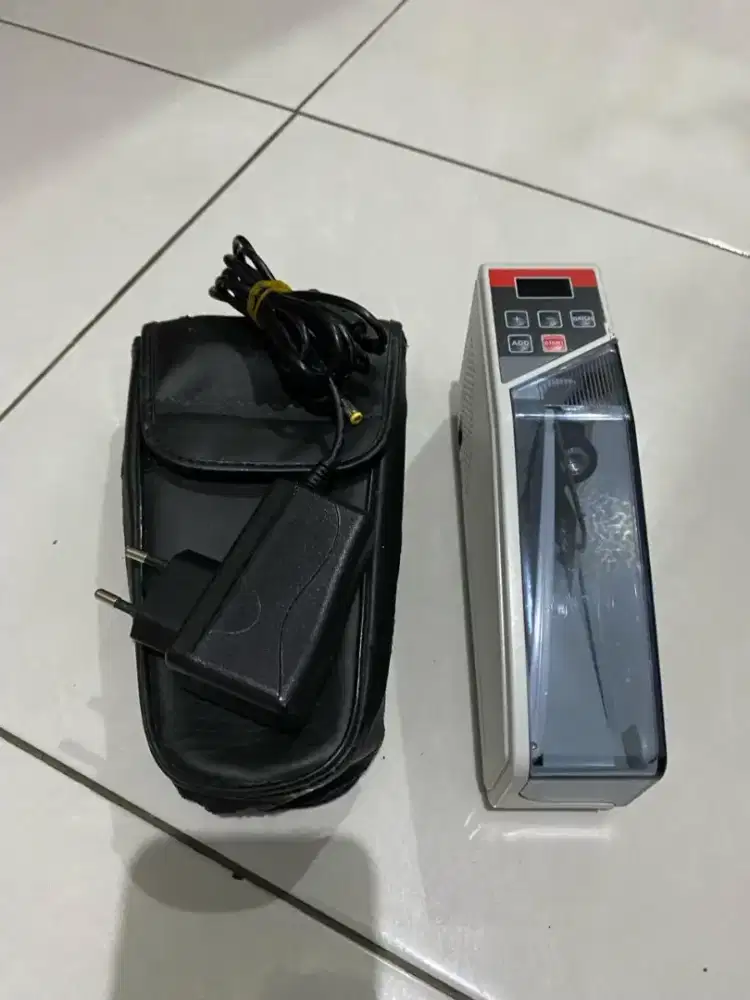 Mesin Penghitung Uang portable