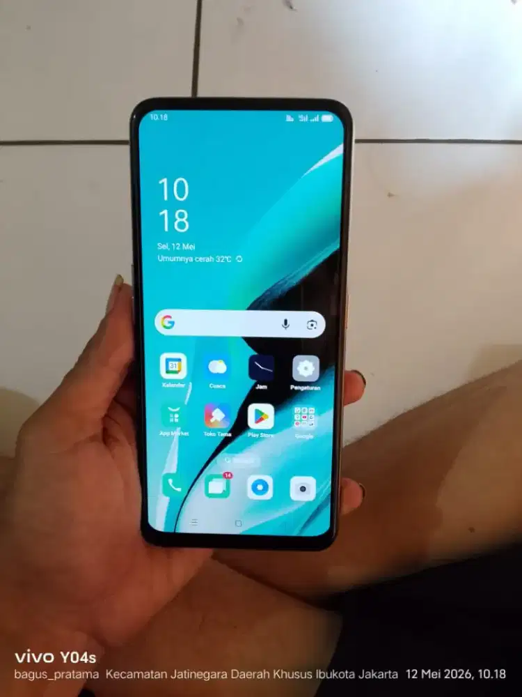 bantuin tmen mau jual oppo reno 2f 8+5/128 fullsett msih mulus bgtt