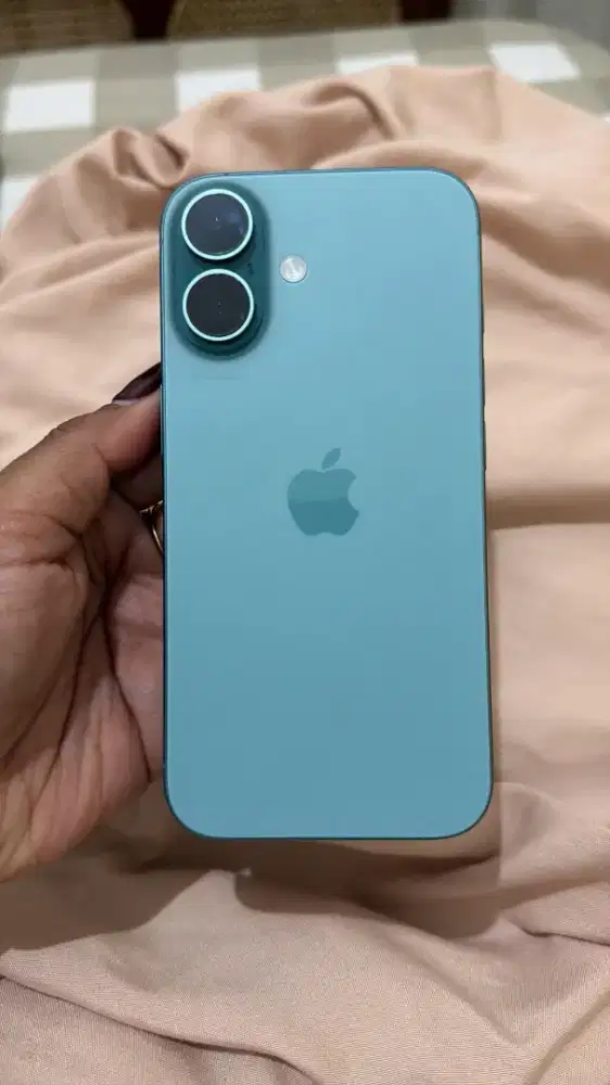 iPhone 16 Basic 128GB ex Garansi Resmi