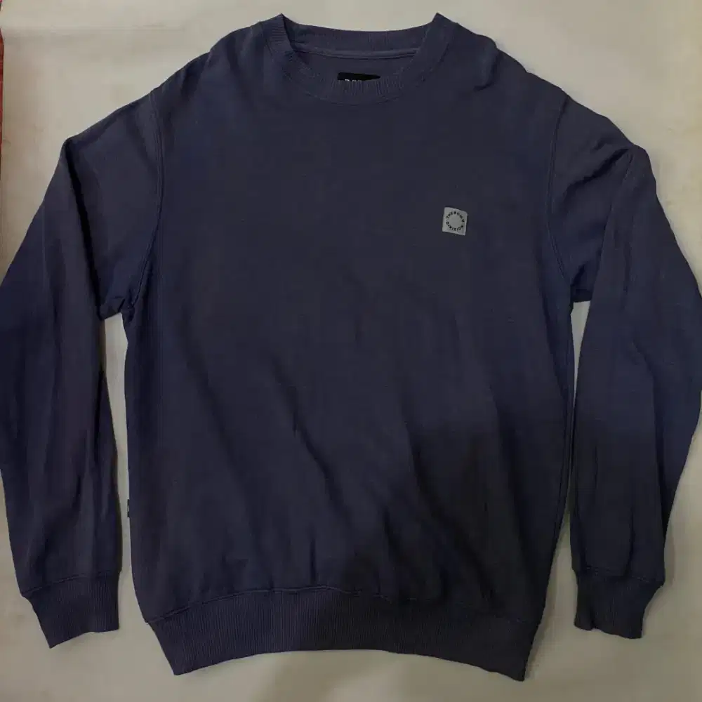 Crewneck Distro Rown Division Pria Sweater