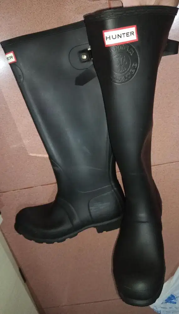 Sepatu boots merek hunter