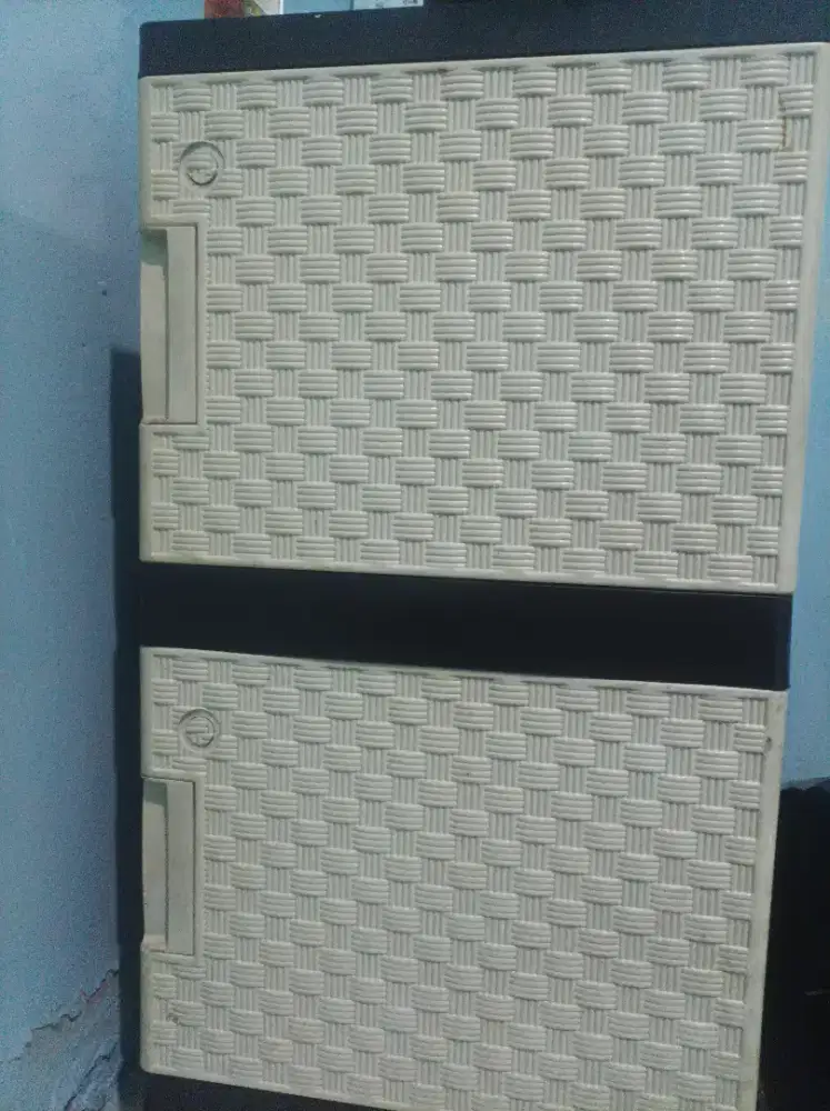 Lemari baju 2 Pintu