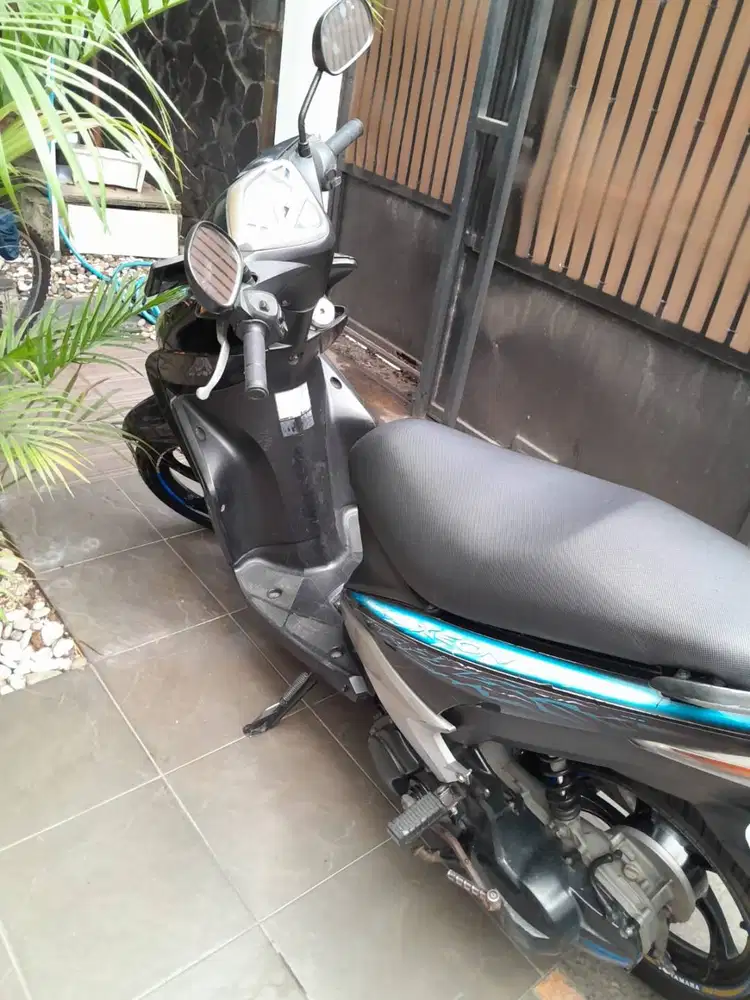 Motor Yamaha Soul Warna Hitam