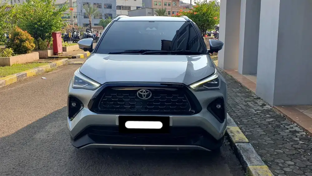 Km 37ribu toyota yaris cross s cvt non hybrid 2023 silver