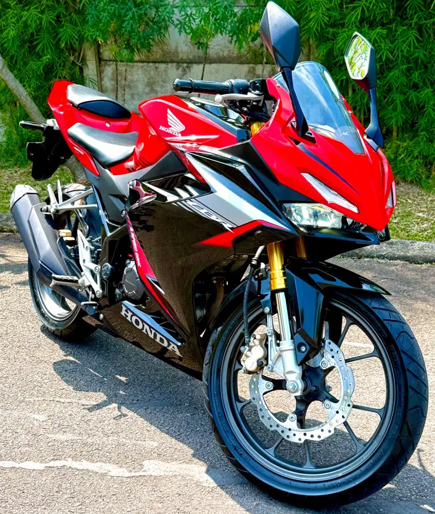 Rare Sport CBR150R K45 2022, livery red and Black kaya dari Dealer