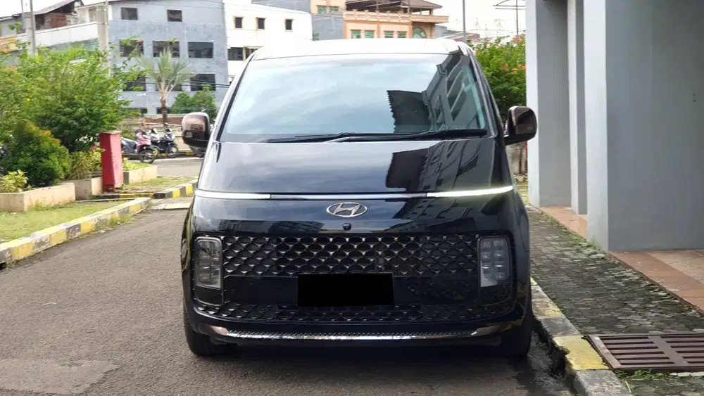 Hyundai Staria 2.2 Signature 9 Seater Diesel Hitam 2021 Record Garansi