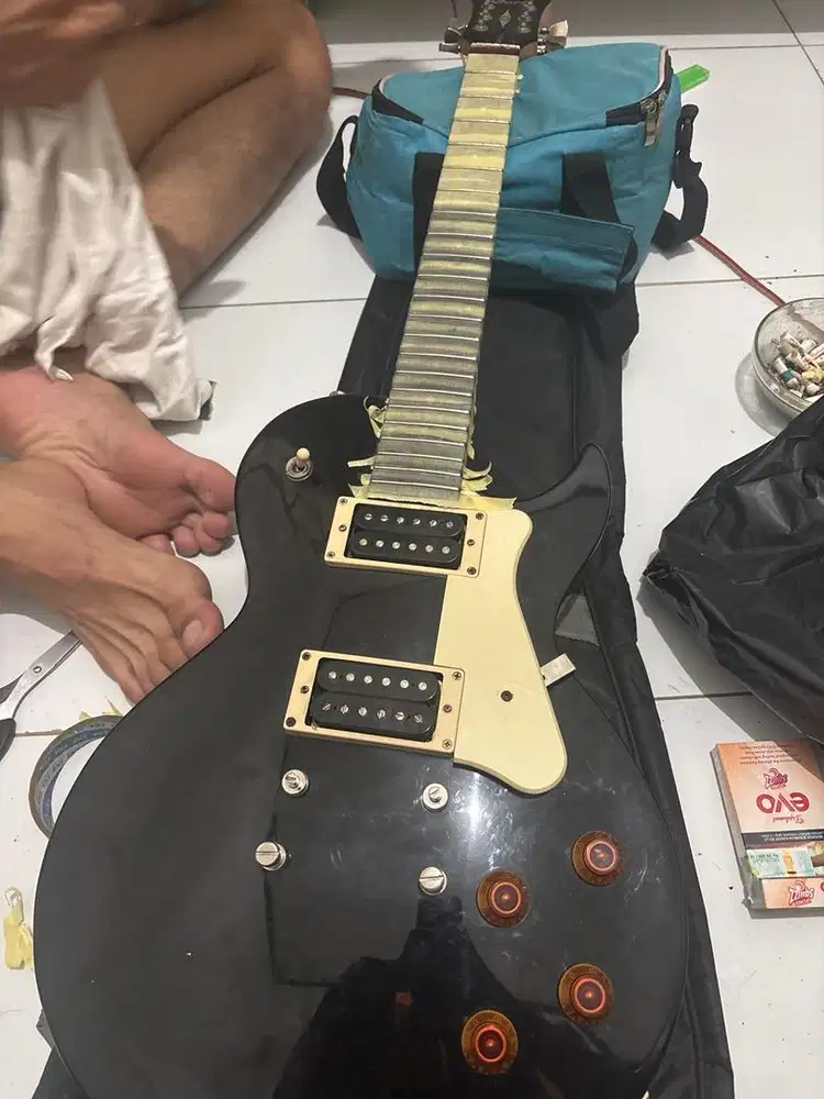 GITAR LISTRIK CHORD CR 100