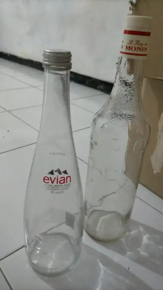 BOTOL KACA 1liter ada 700 ml ada