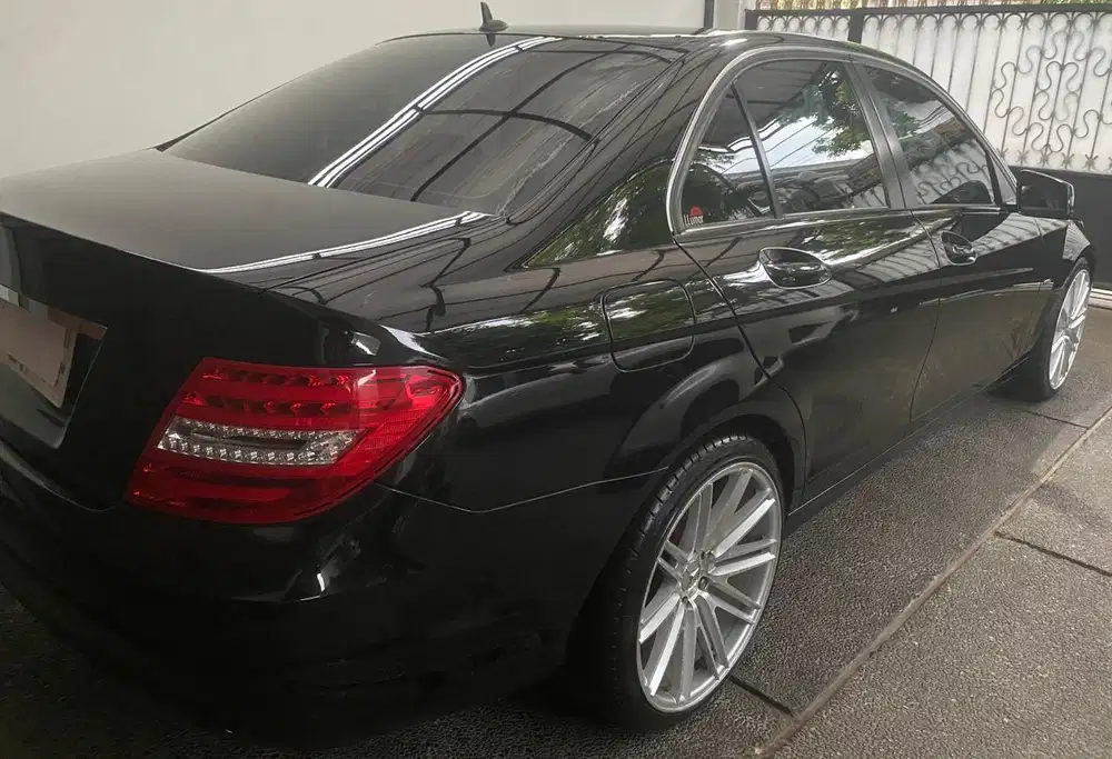 Mercedes-Benz W-204 C200 CGI Facelift (Antik 59RIBU KM)