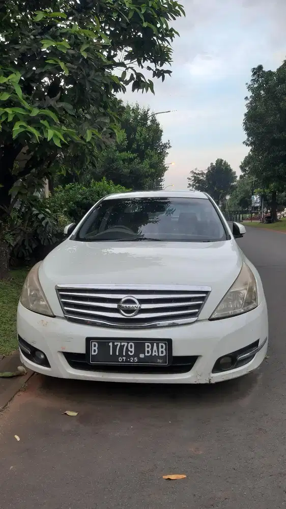 Nissan Teana 2010 Bensin