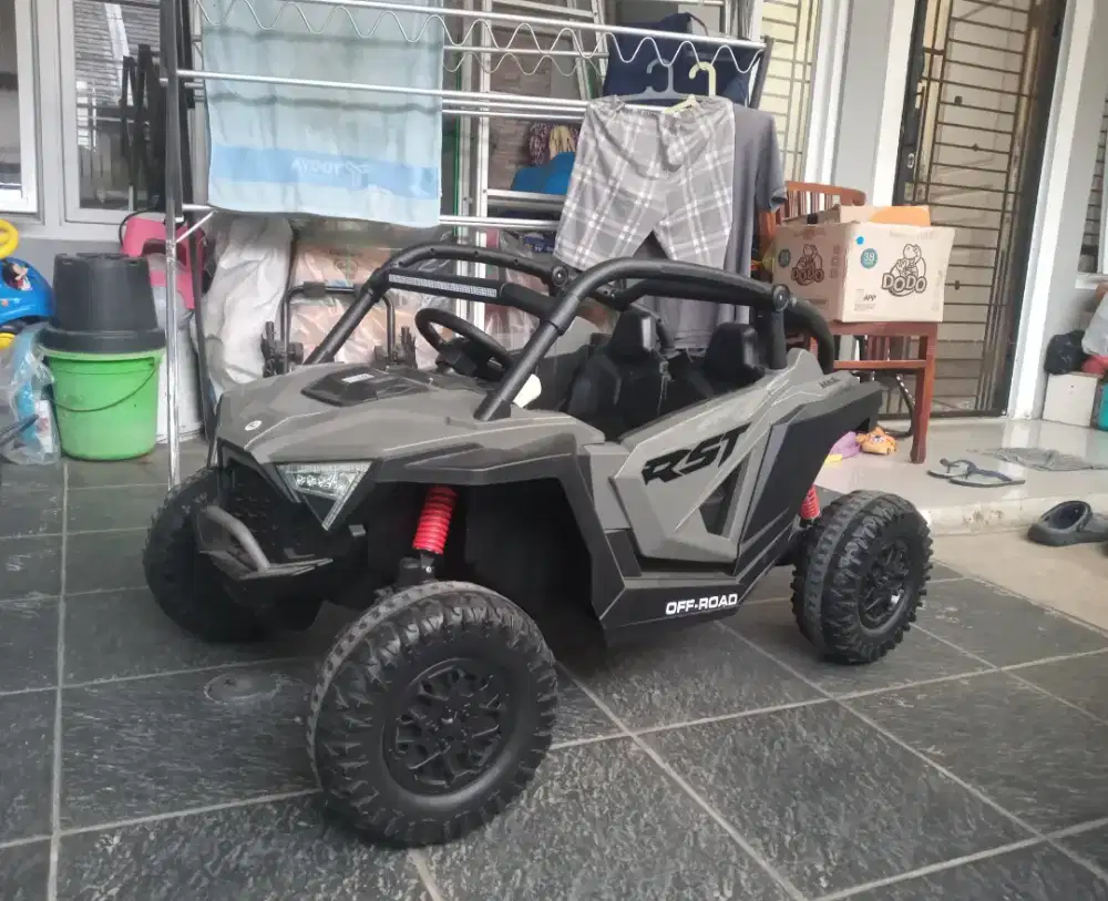 Mobilan jeep aki