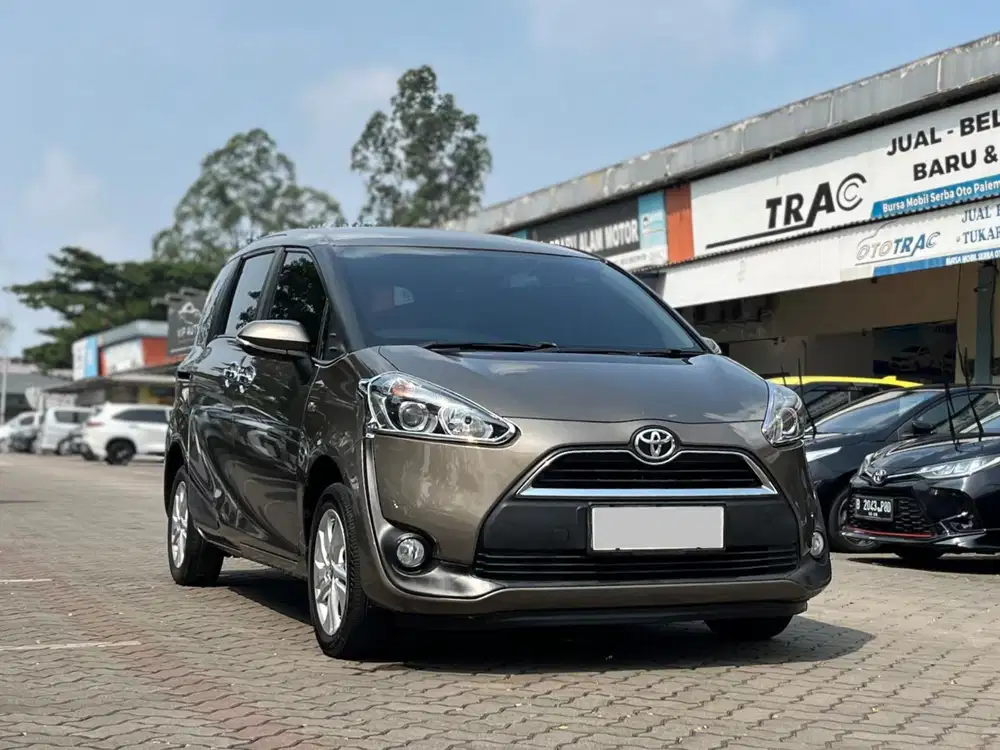 CASH TERMURAH!! TOYOTA SIENTA G 1.5 MT MANUAL 2018 COKLAT, KM 104RB