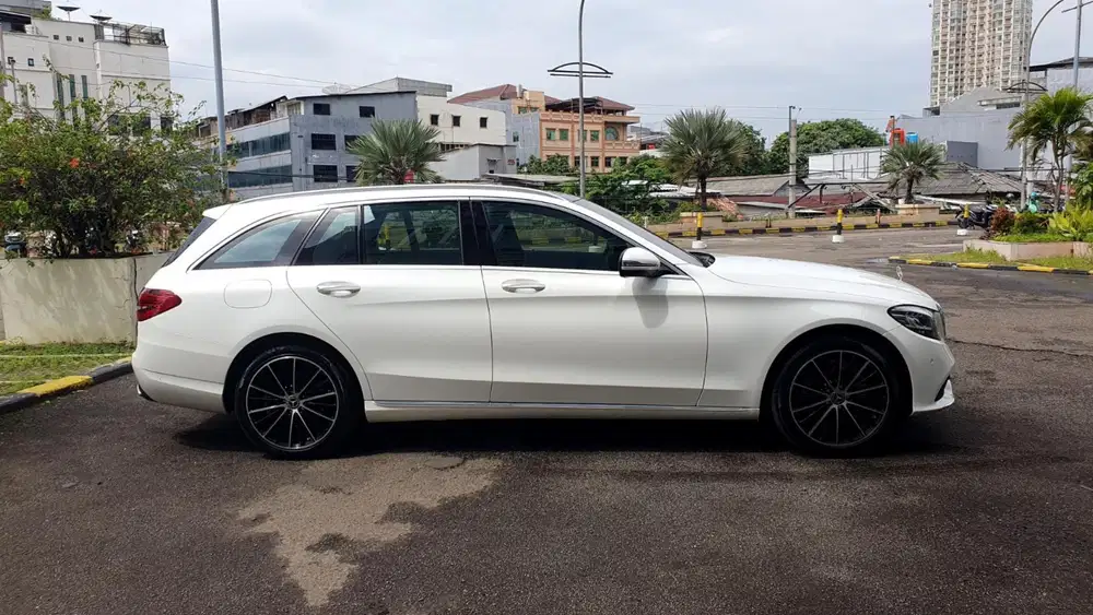 Km32rb mercedes benz mercy c200 estate wagon 2019 putih