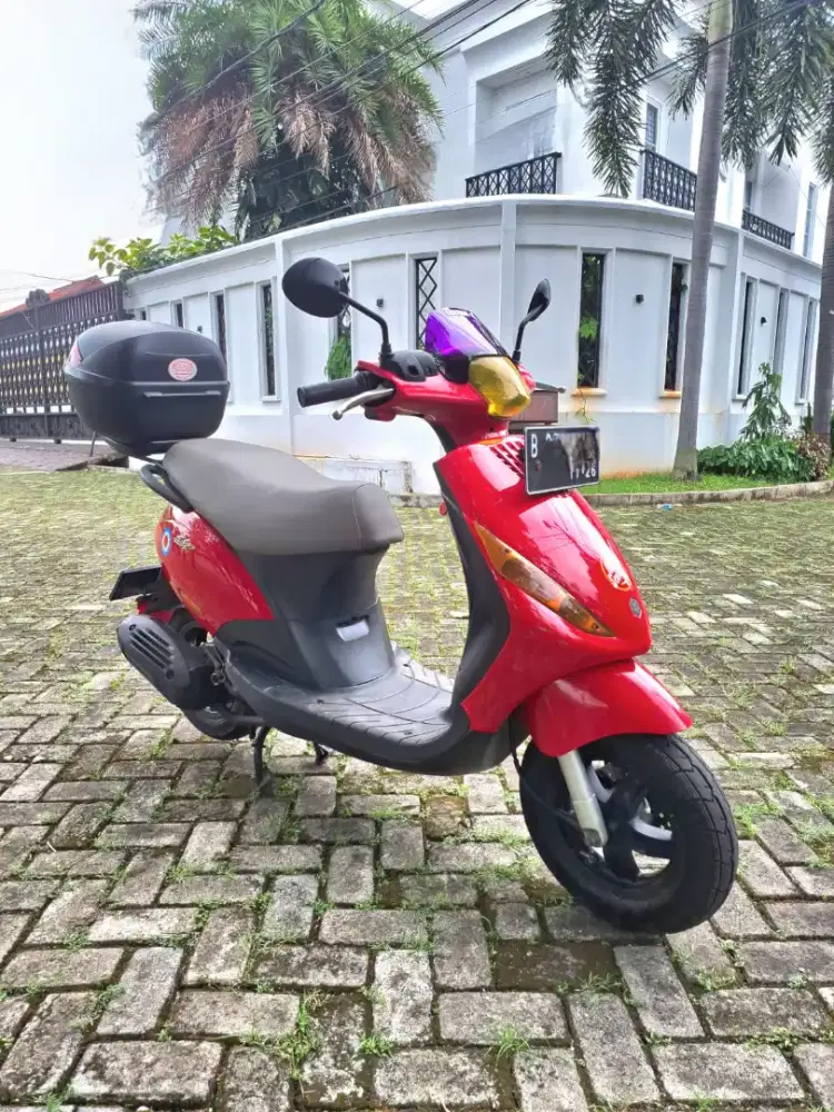Piaggio zip 2011 tax on full original low Km perfect siap pakai