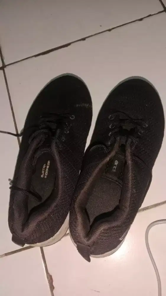 sepatu merek ando